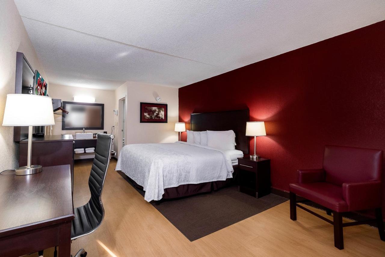 Red Roof Inn Plus+ Гантсвілл Екстер'єр фото