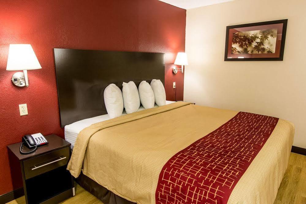 Red Roof Inn Plus+ Гантсвілл Екстер'єр фото